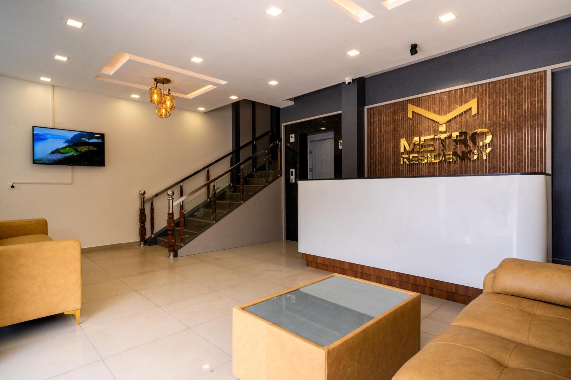 Metro Residency Hotell Tirur Exteriör bild